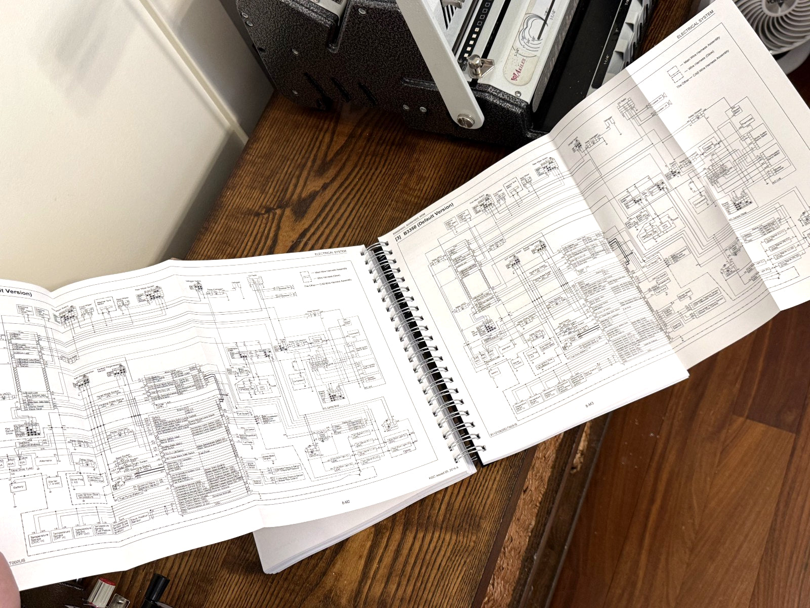 KUBOTA B2650 B3350 HSDC TRACTOR WORKSHOP MANUAL WIRE BOUND, COVERS, XL FOLDOUTS